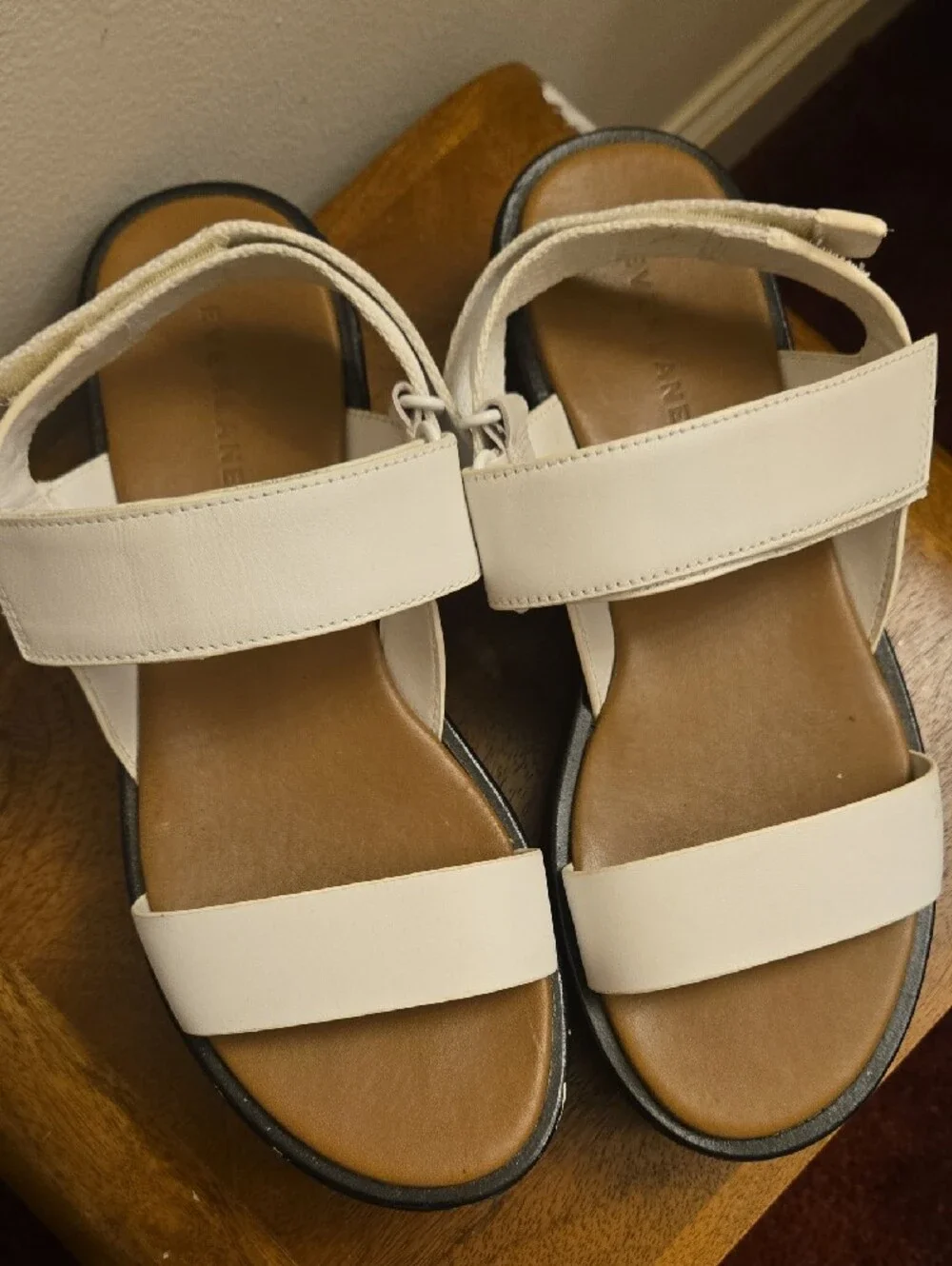 Everlane Women’s White Platform Sandals with Adjustable Straps